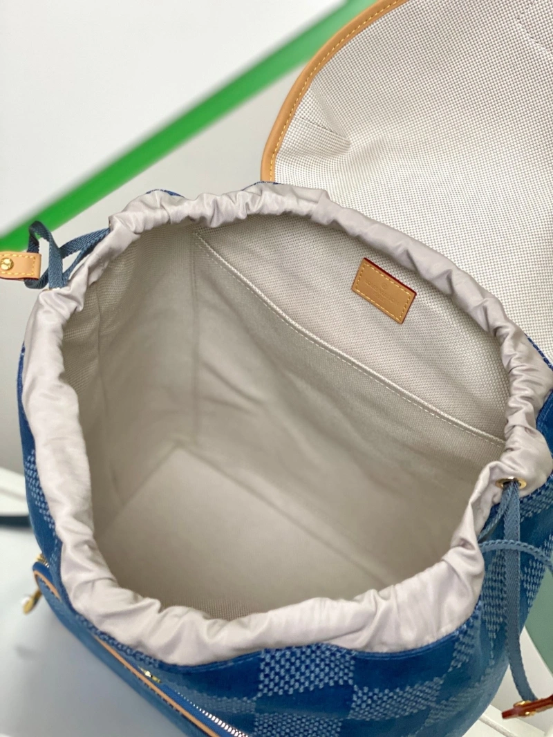 LV Backpacks 4233H-0572