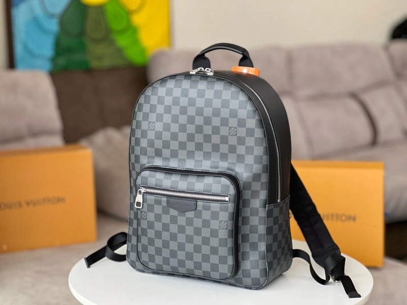 LV Backpacks 4233H-0711
