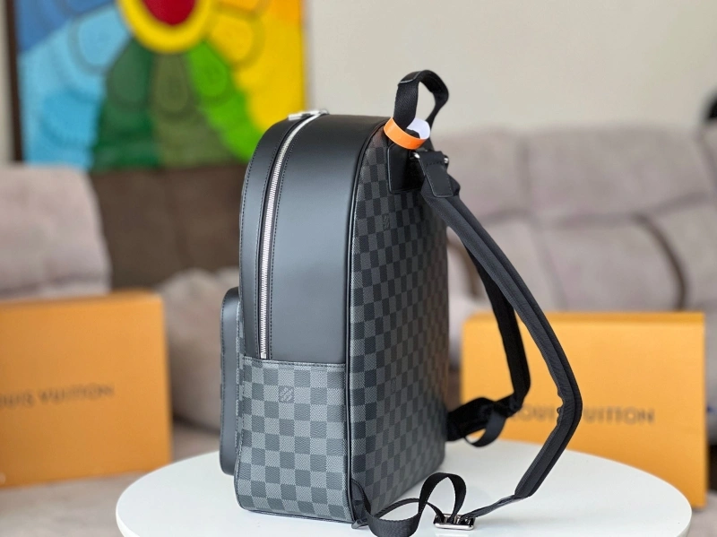 LV Backpacks 4233H-0711