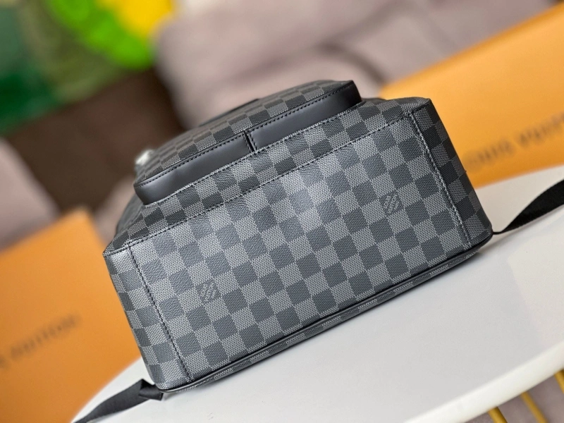 LV Backpacks 4233H-0711