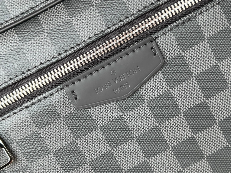 LV Backpacks 4233H-0711