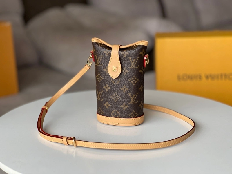 LV Clutch Bags 4233H-0740