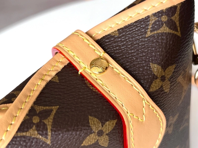 LV Clutch Bags 4233H-0740