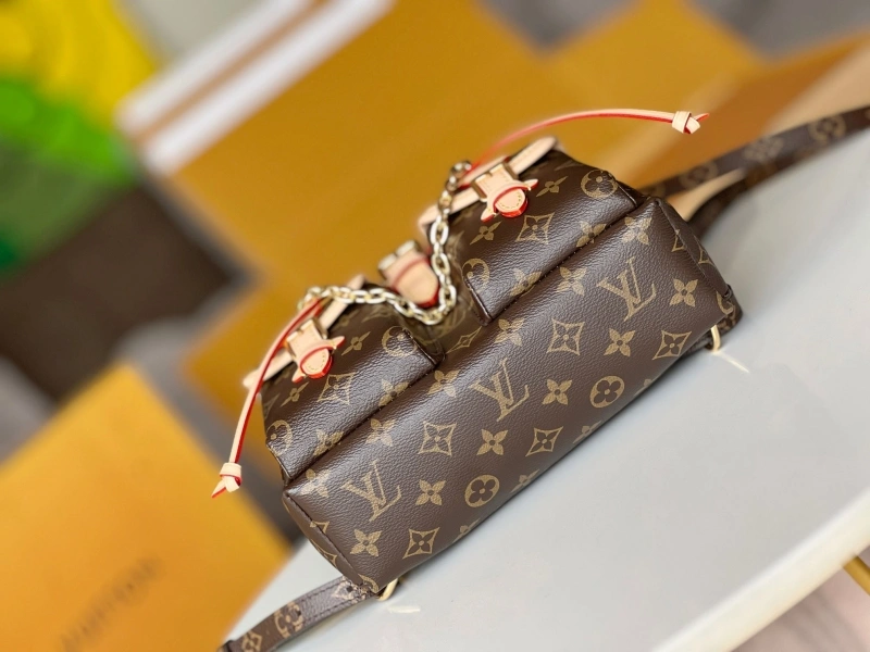 LV Backpacks 4233H-0748