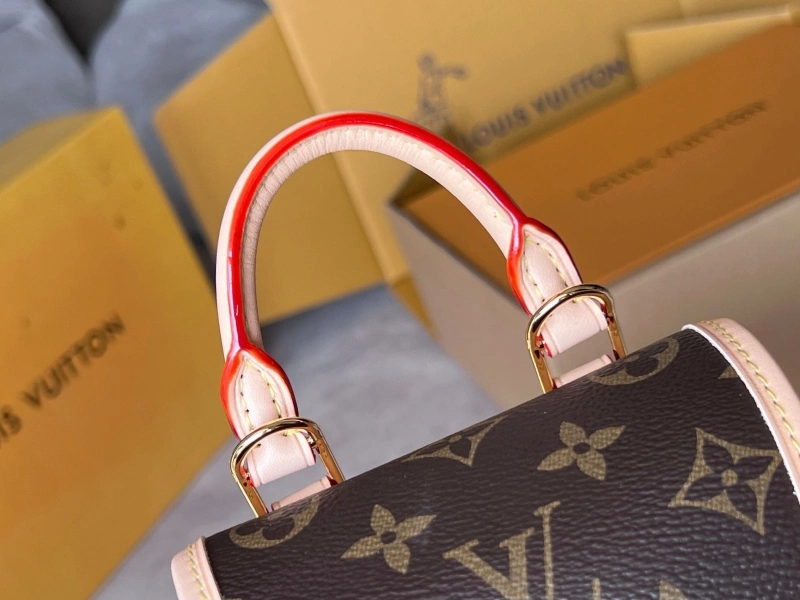 LV Backpacks 4233H-0748