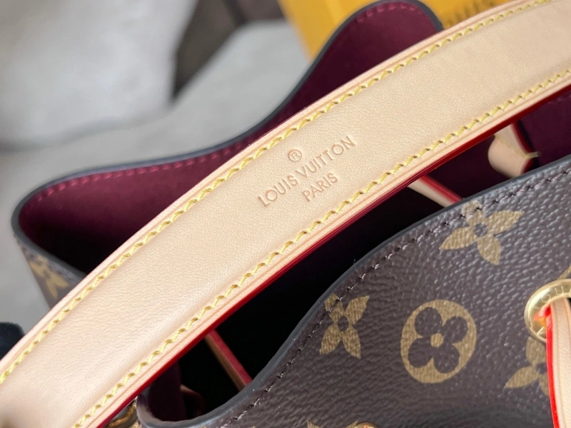 LV Bucket Bags 4233H-0757