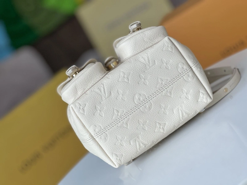 LV Backpacks 4233H-0783