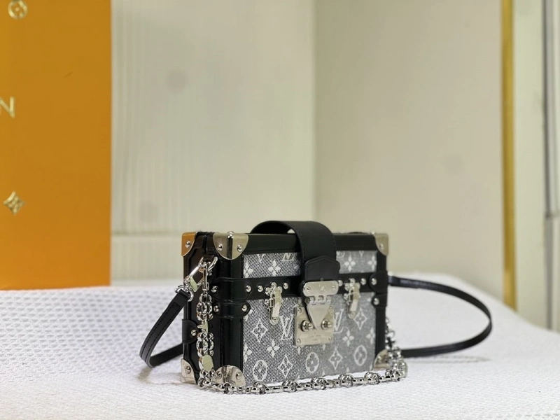 LV Box Bags 4233H-0826