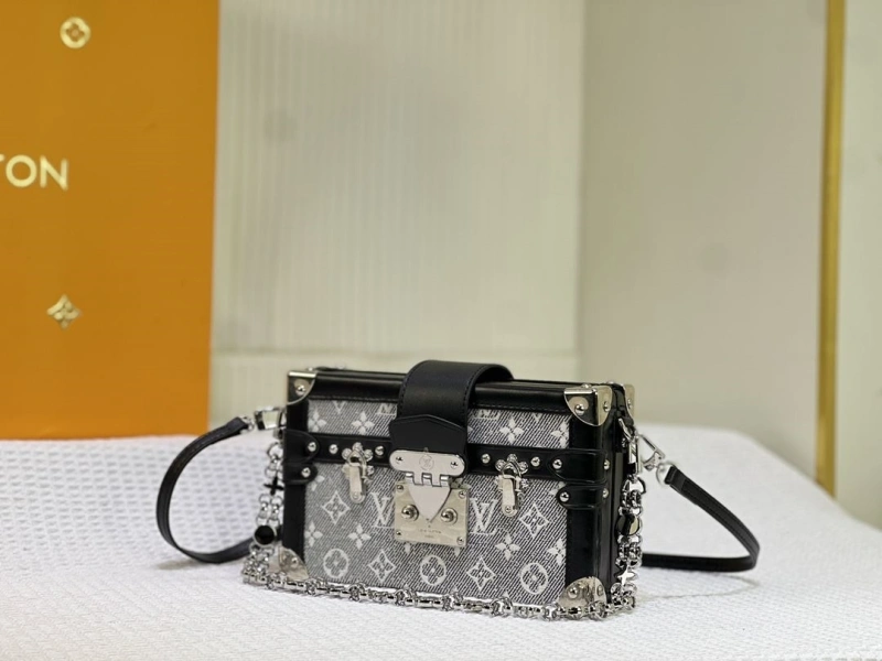 LV Box Bags 4233H-0826