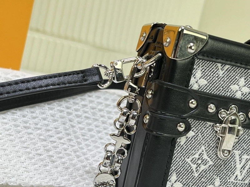LV Box Bags 4233H-0826