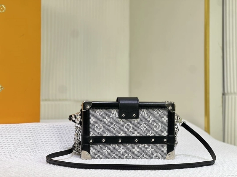 LV Box Bags 4233H-0826