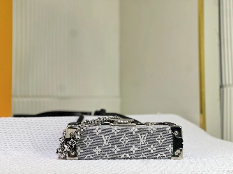 LV Box Bags 4233H-0826