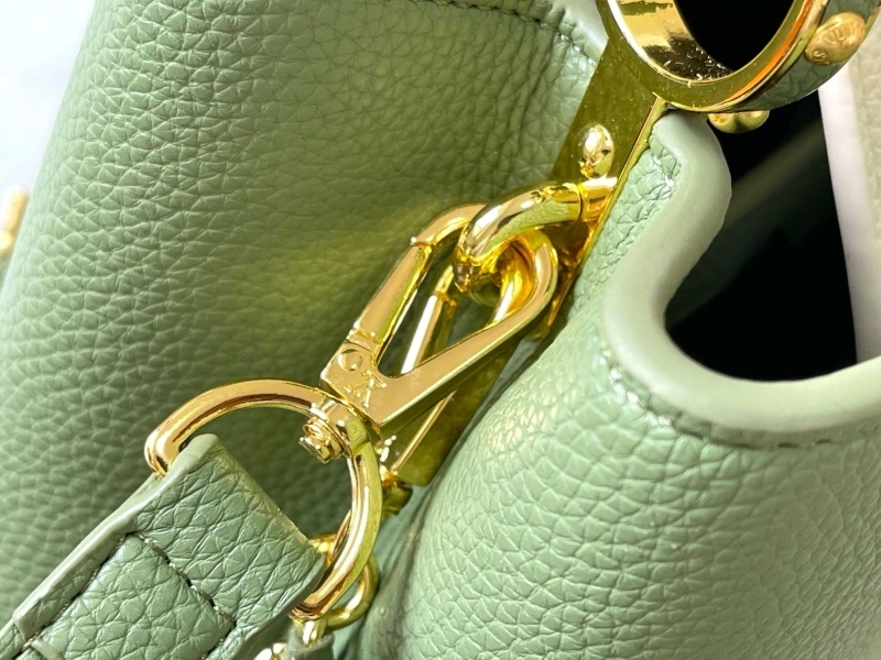 LV Capucines Bags 4233H-0832