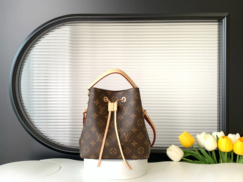 LV Bucket Bags 4233H-0888