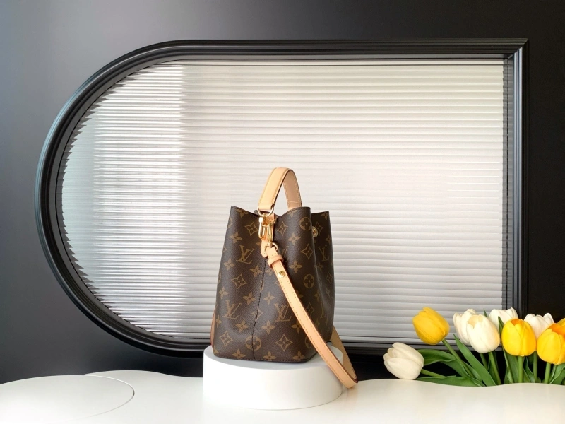 LV Bucket Bags 4233H-0888