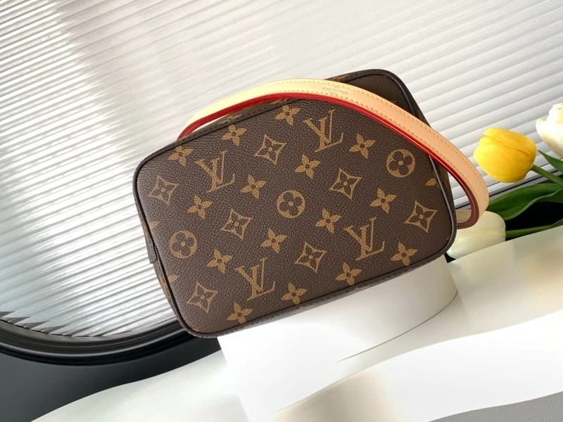 LV Bucket Bags 4233H-0888
