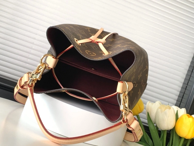 LV Bucket Bags 4233H-0888
