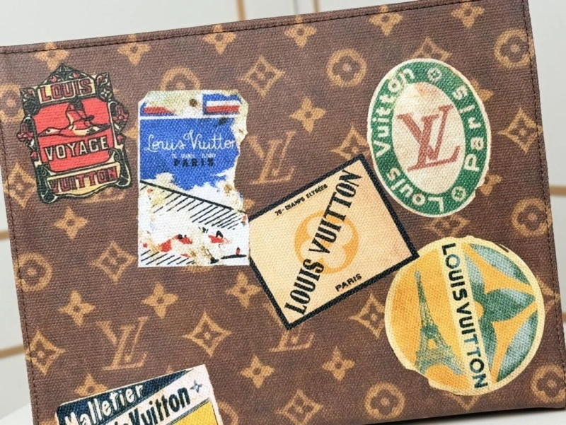 LV Clutch Bags 4233H-0920