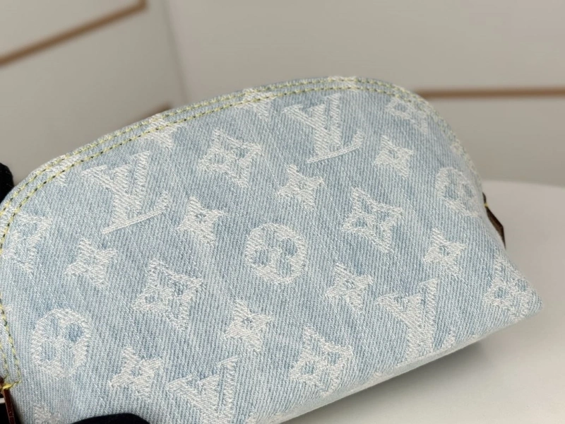 LV Clutch Bags 4233H-0942
