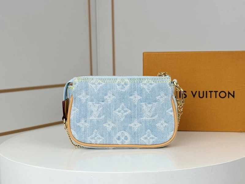 LV Clutch Bags 4233H-0943