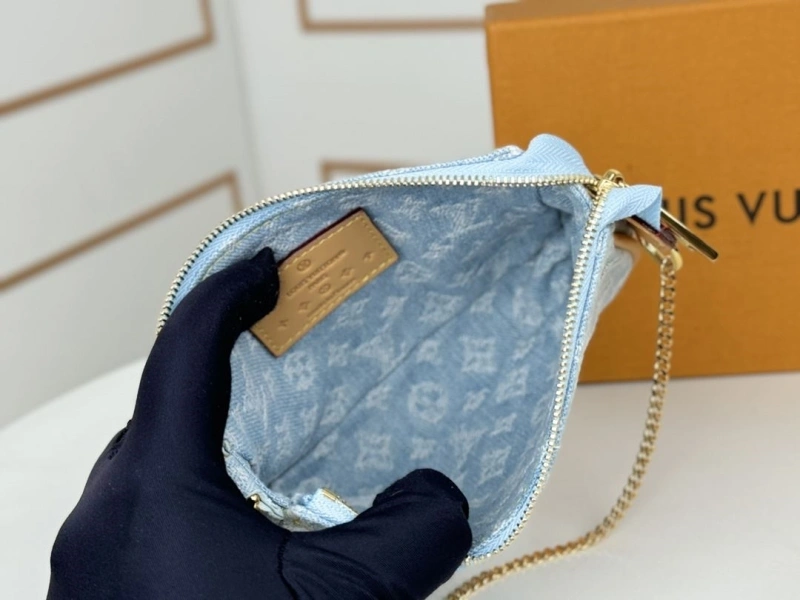 LV Clutch Bags 4233H-0943