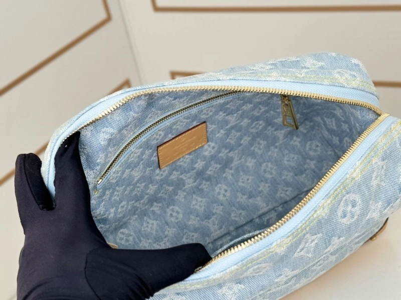 LV Cosmetic Bags 4233H-0945