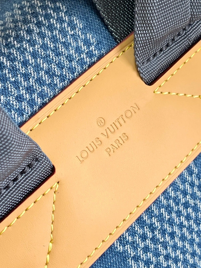 LV Backpacks 4233H-0952