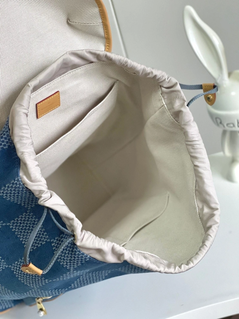 LV Backpacks 4233H-0952