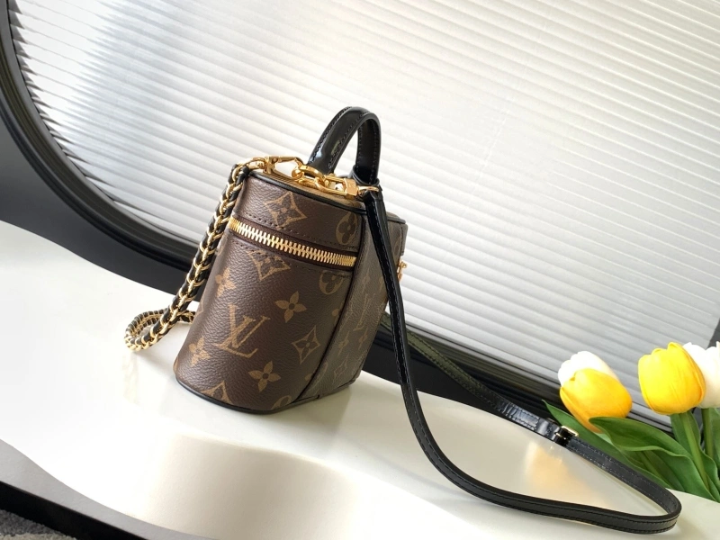 LV Cosmetic Bags 4233H-0989