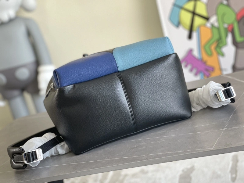 LV Backpacks 4233H-0991