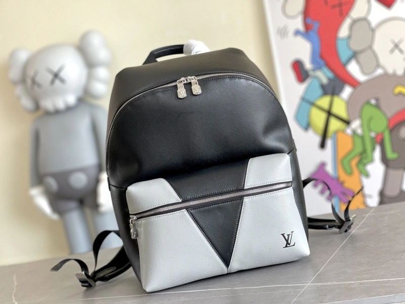 LV Backpacks 4233H-0992
