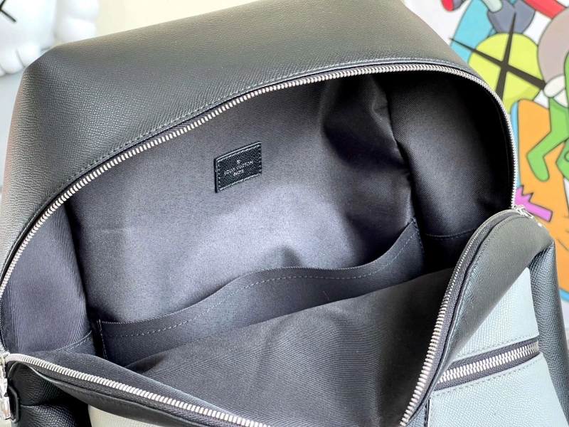 LV Backpacks 4233H-0992