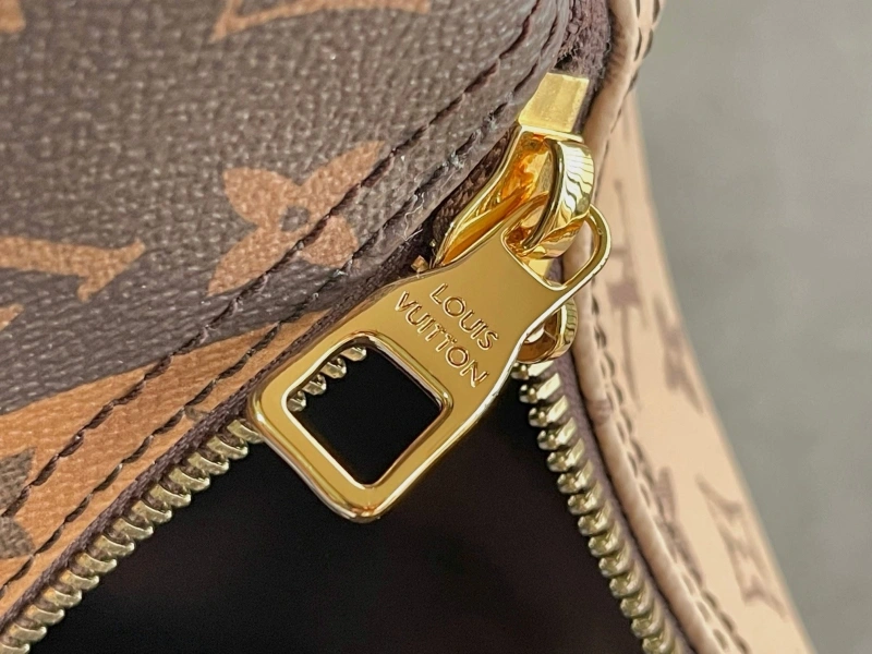 LV Travel Bags 4233H-0995