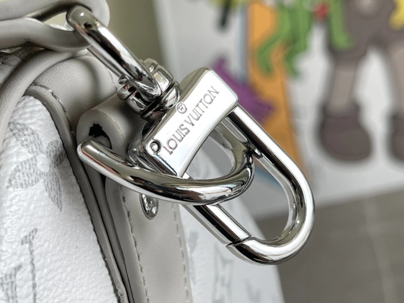 LV Travel Bags 4233H-1017