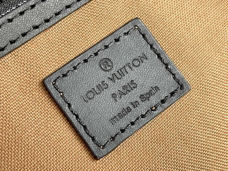 LV Travel Bags 4233H-1018