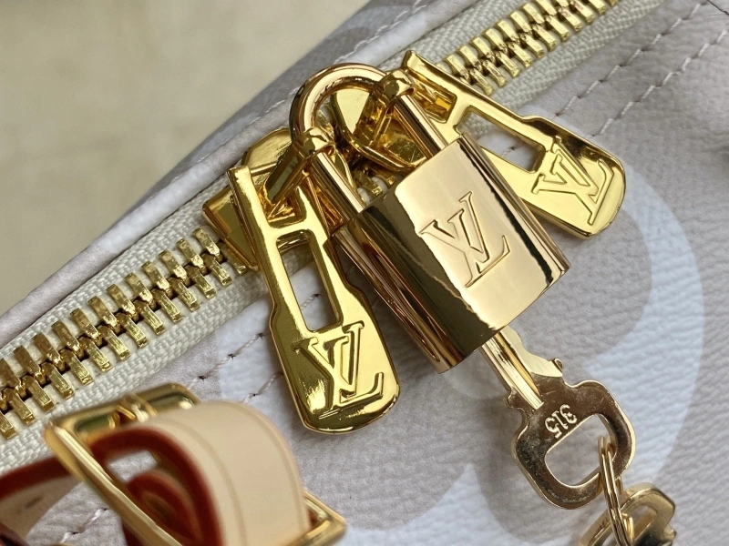 LV Travel Bags 4233H-1032