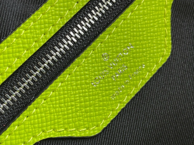 LV Travel Bags 4233H-1057