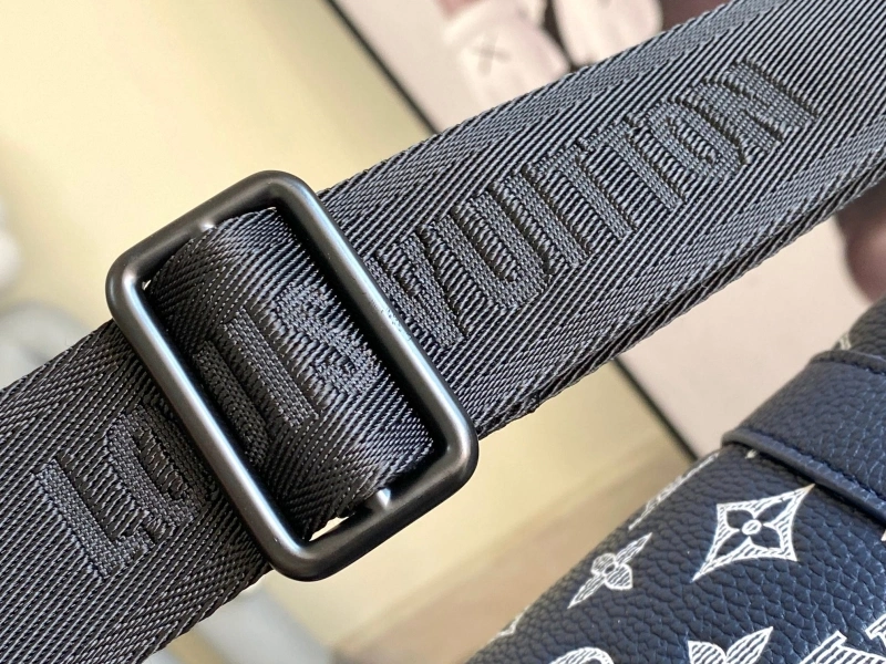 LV Travel Bags 4233H-1064