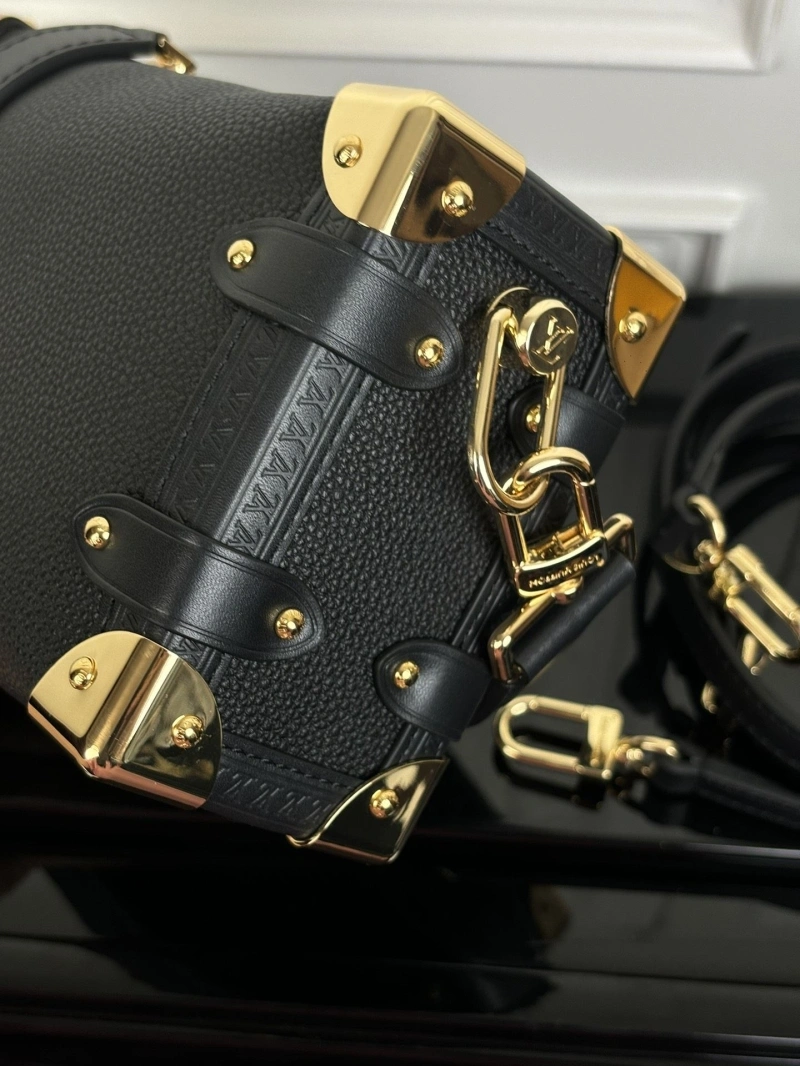 LV Box Bags 4233H-1113