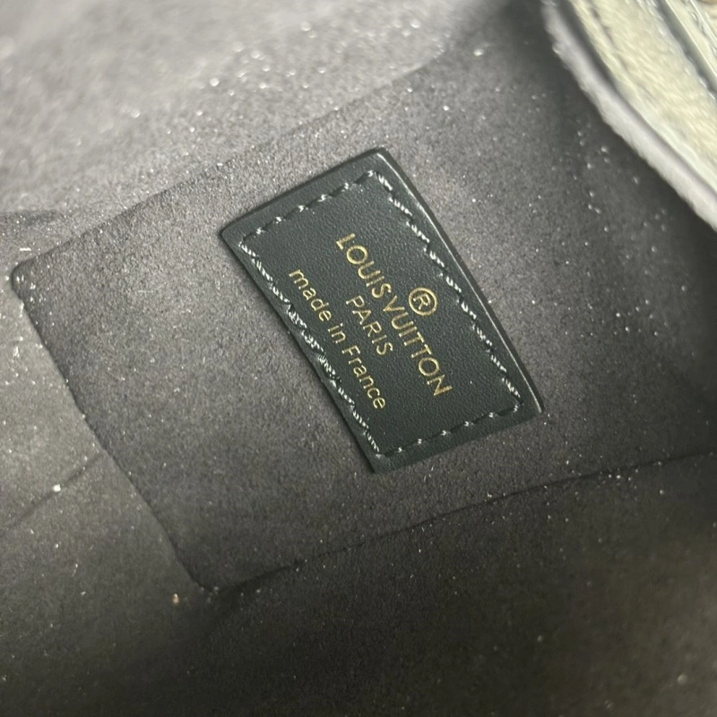 LV Box Bags 4233H-1113