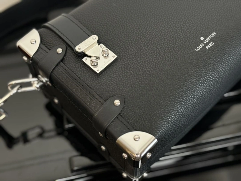 LV Box Bags 4233H-1117
