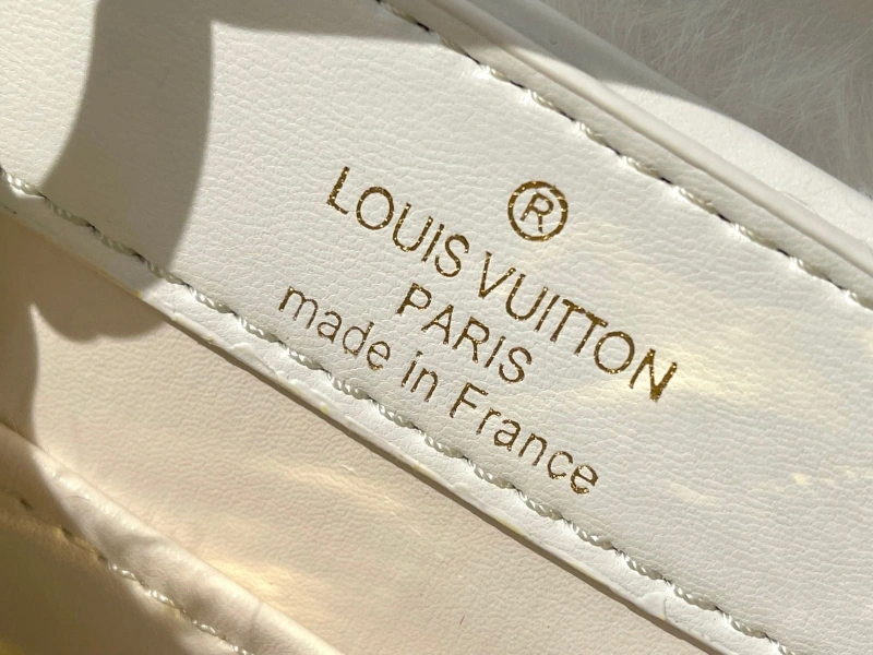 LV Capucines Bags 4233H-1195