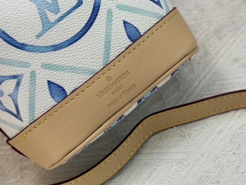 LV Bucket Bags 4233H-1274