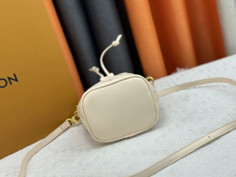 LV Bucket Bags 4233H-1307