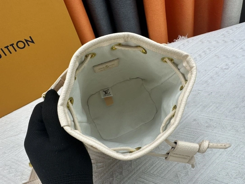 LV Bucket Bags 4233H-1307