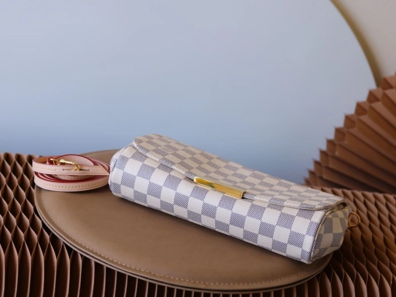 LV Clutch Bags 4233H-1549