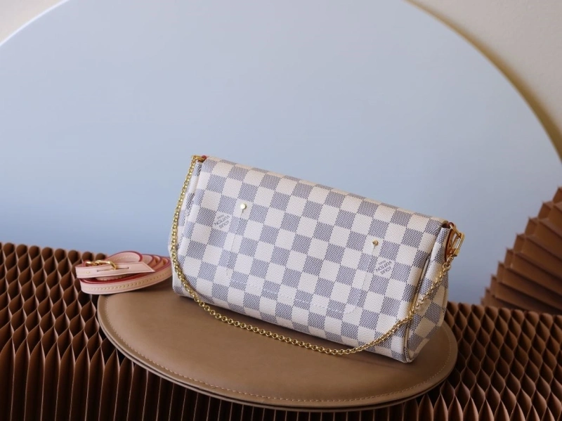 LV Clutch Bags 4233H-1549