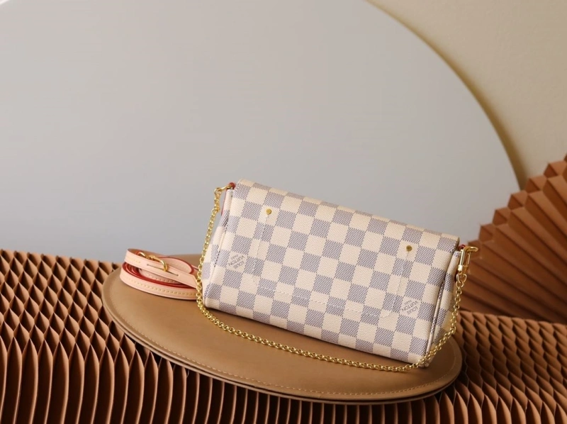 LV Clutch Bags 4233H-1550