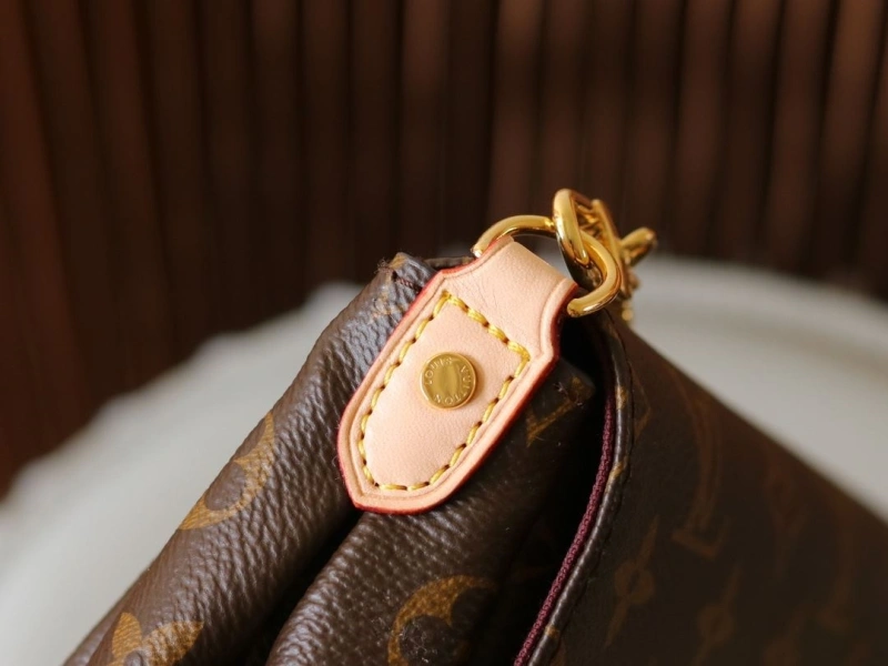 LV Clutch Bags 4233H-1551