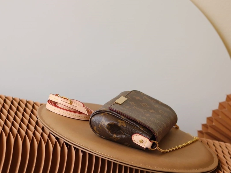 LV Clutch Bags 4233H-1552
